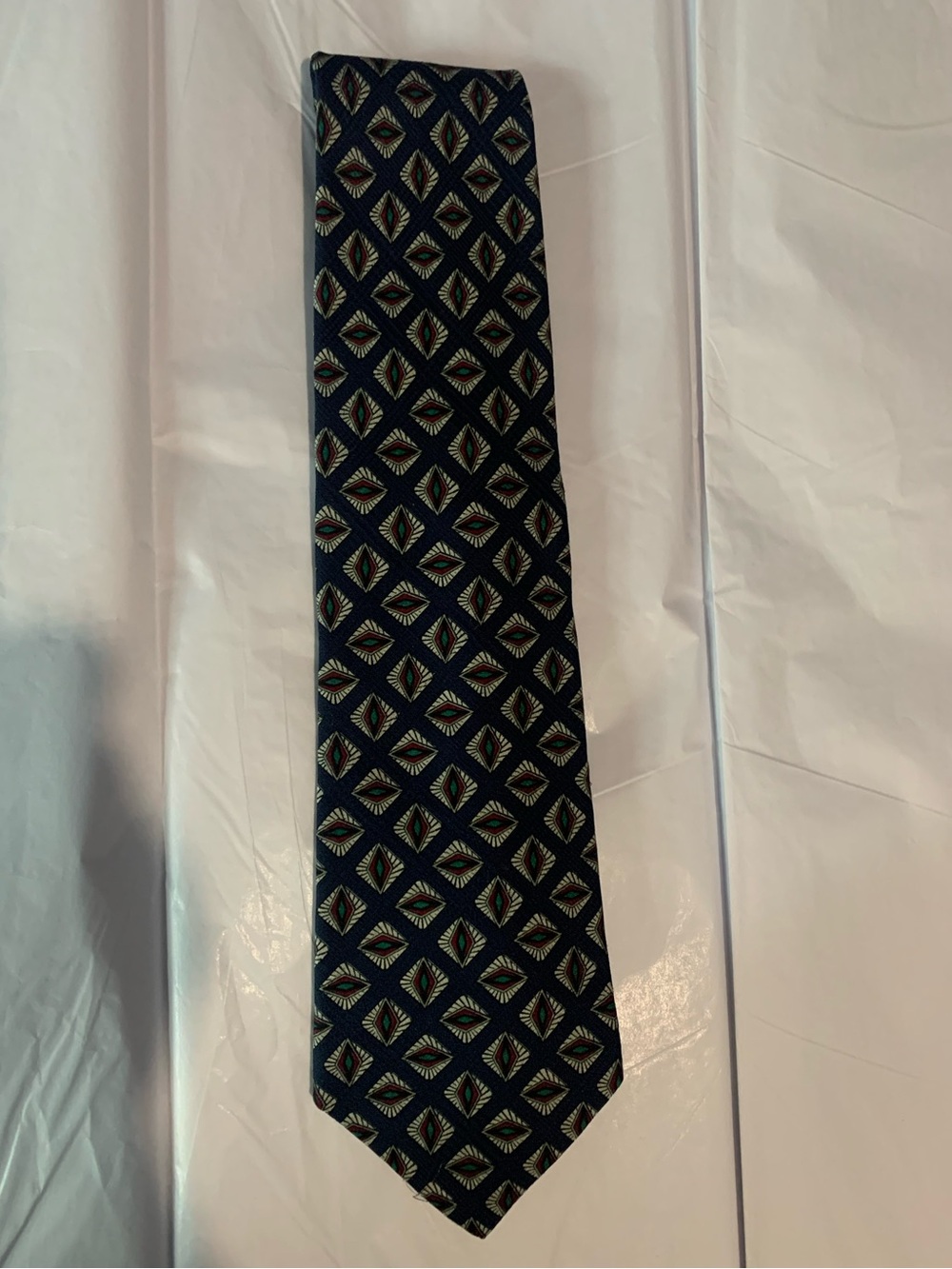 Roundtree & Yorke Diamond Pattern All Silk Handmade Tie